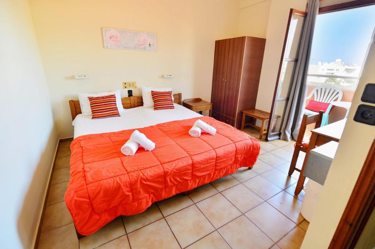 Vergas Hotel Malia エクステリア 写真