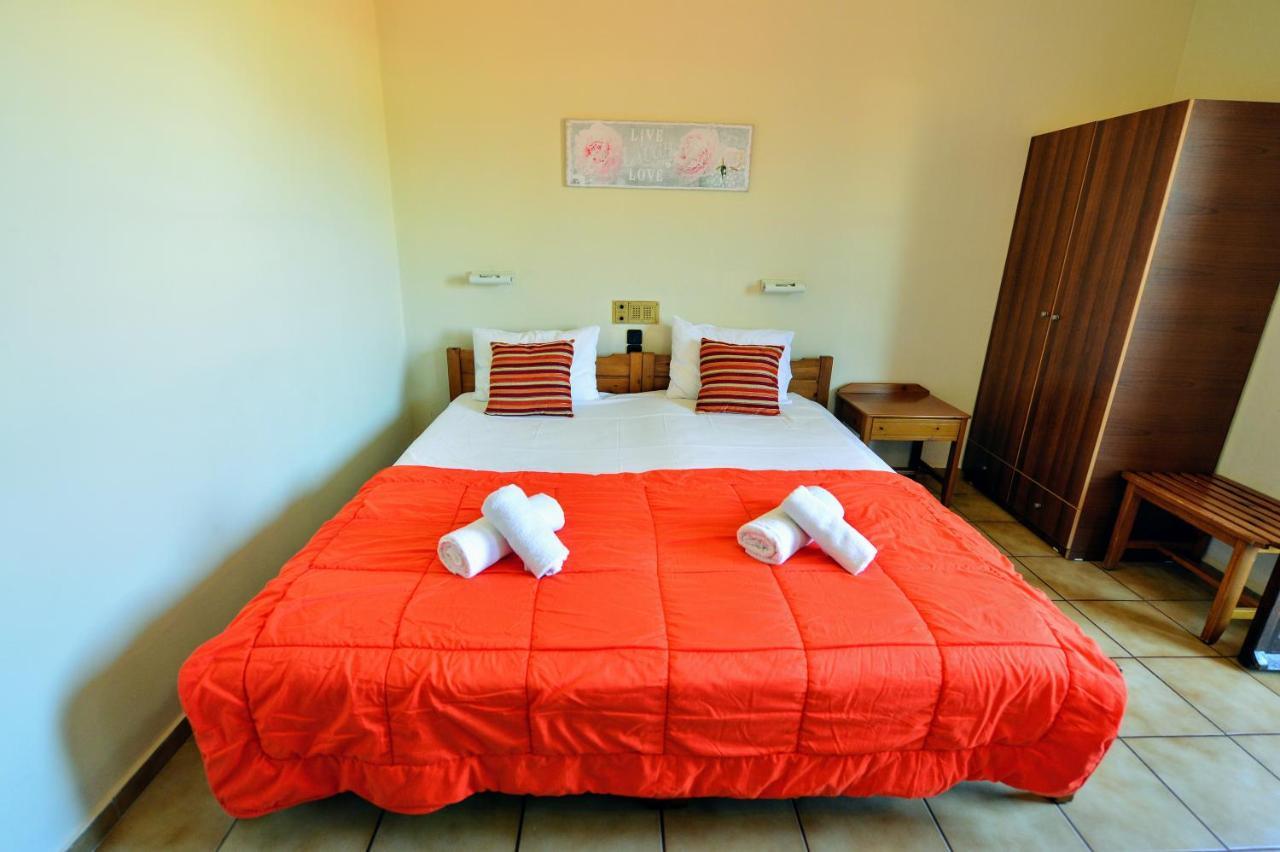 Vergas Hotel Malia エクステリア 写真
